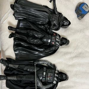 2 DARTH Vader
1 Mylon Ren all working and speak.